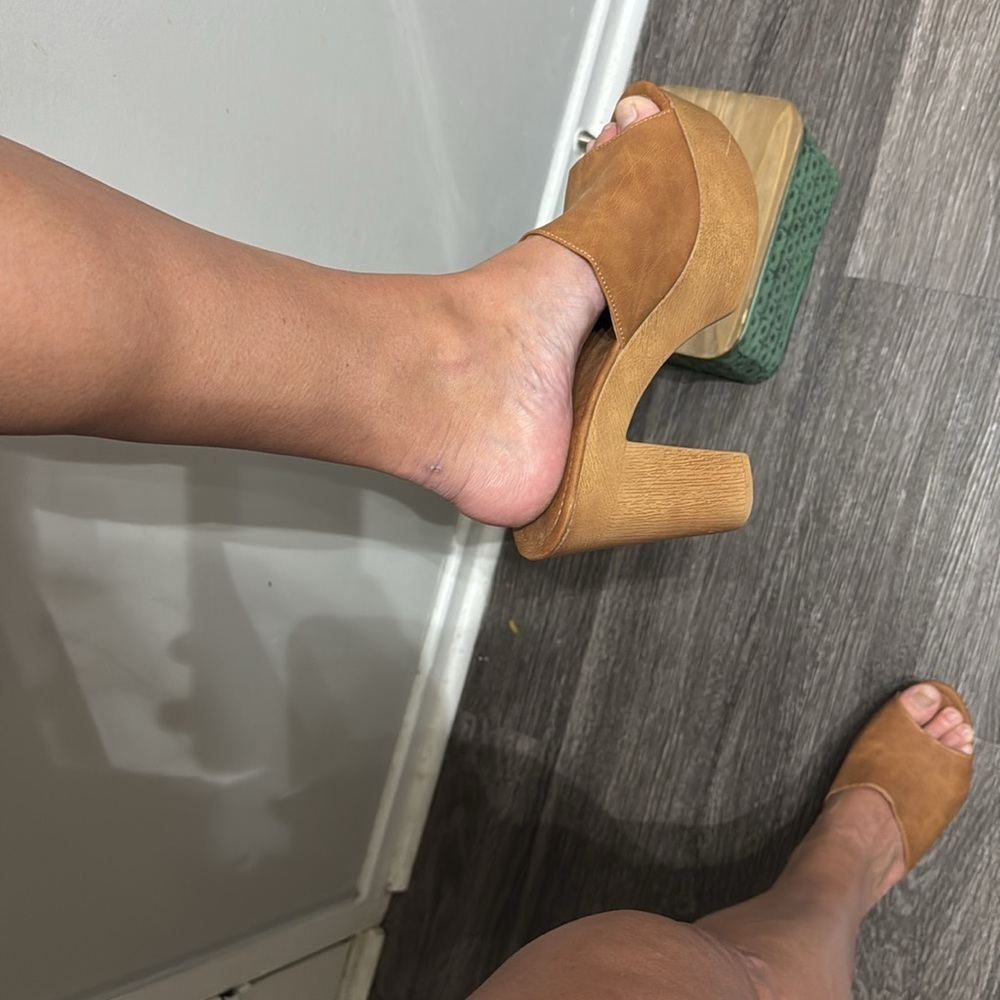 Brown platform mule with thick block heel and open toe - Picture 5 of 5